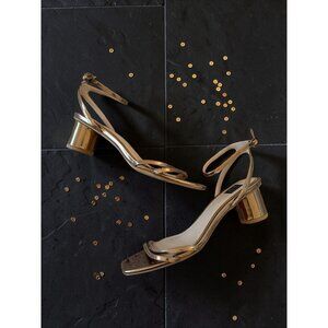 WHITE HOUSE BLACK MARKET Gold Metallic Sandals Heels Size 7